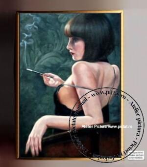 Tablouri pictate manual Tablou femeie misterioasa, tablouri cu femei care fumeaza